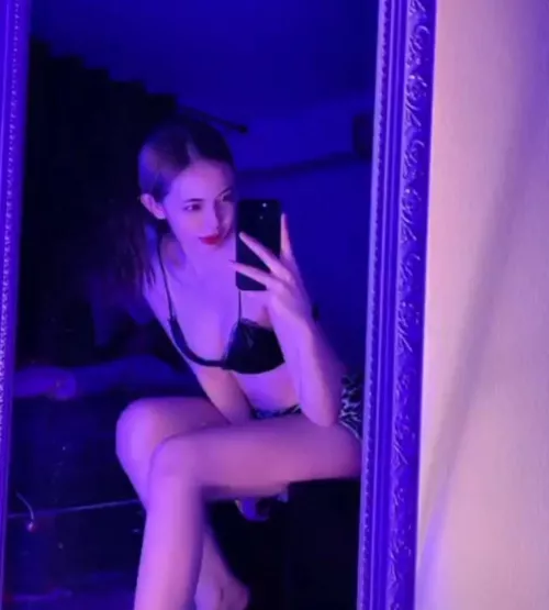 Would you take me out on a date and fuck me after? 20F