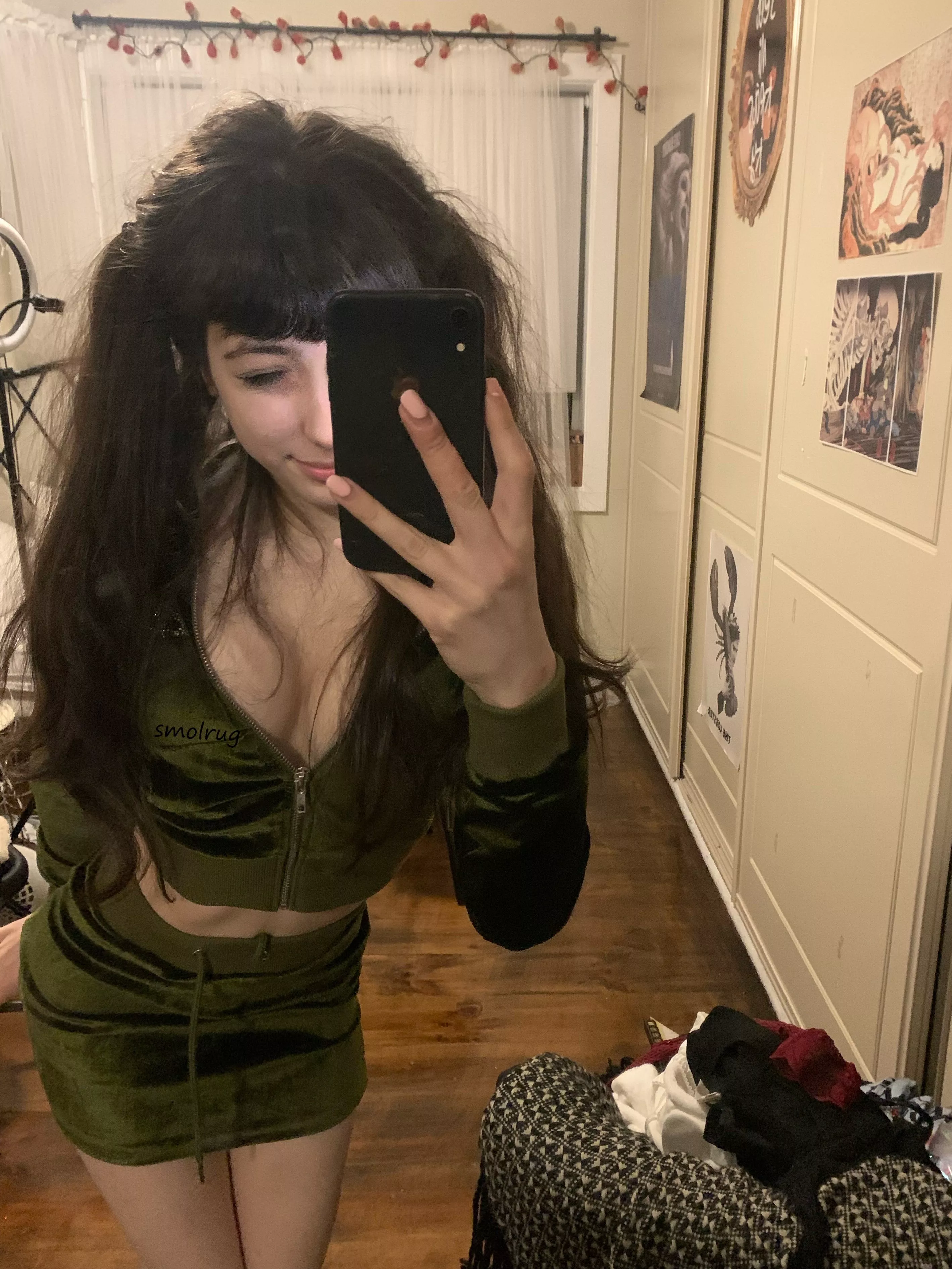 would you unzip my jacket ? (18f) would you unzip my jacket ? (18f)