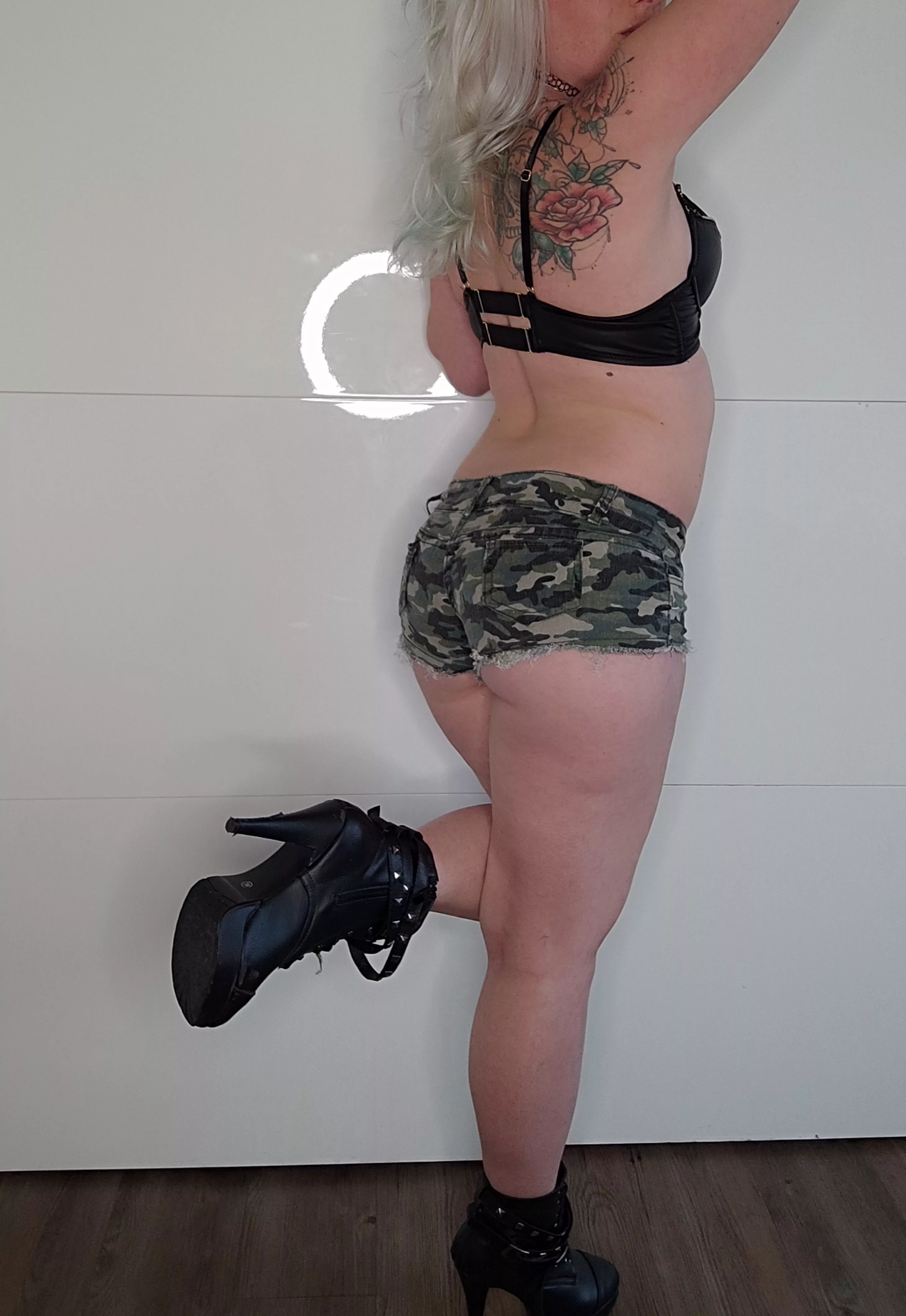 Would you wanna get wild with me? 😈