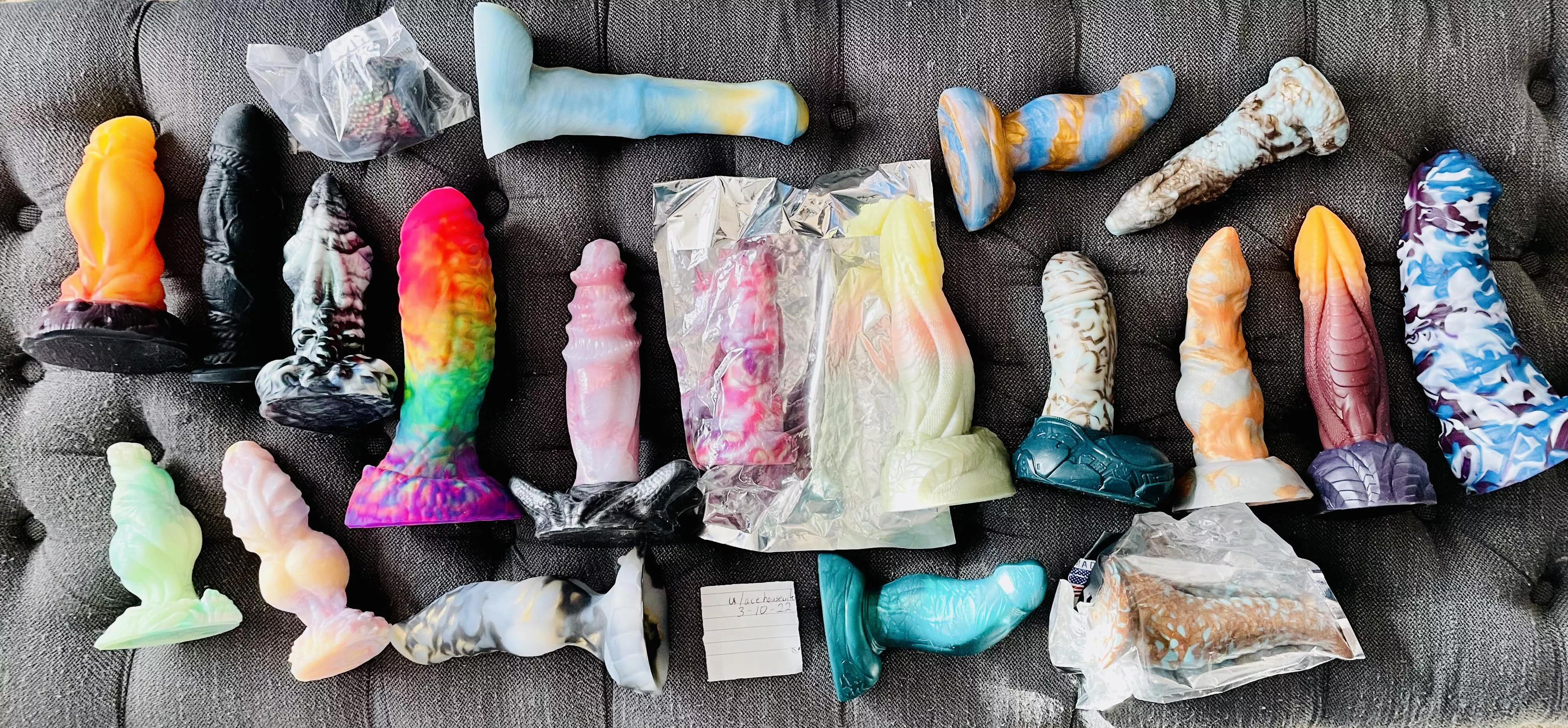 WTS (US/CAN): small Bad Dragon and indie toys