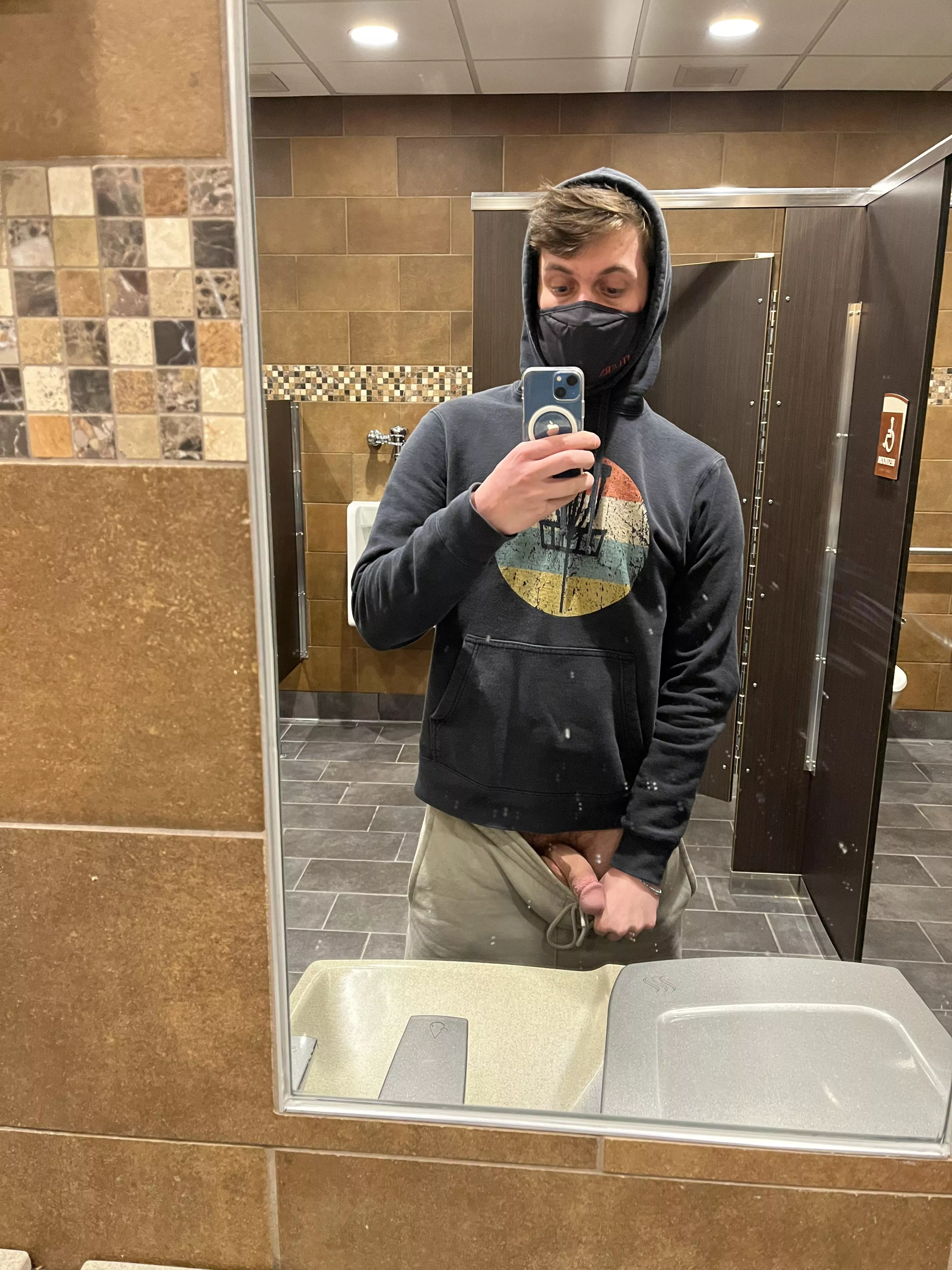 Wyd if you’re shopping with your fam but walk in on me taking this pic?(: