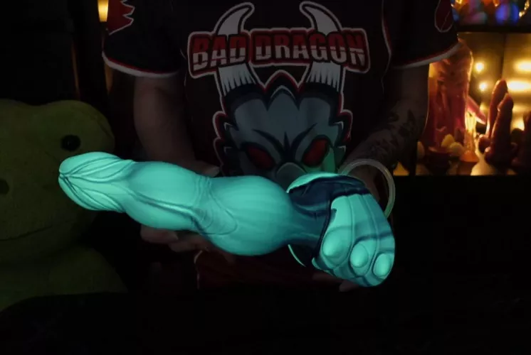 XL Nocturne has some crazy glow! I got XL Tyson in my care package too but this is my favourite π
