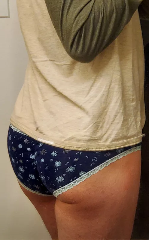 y helo thar. i'm pissed you can't find these panties anymore :-|