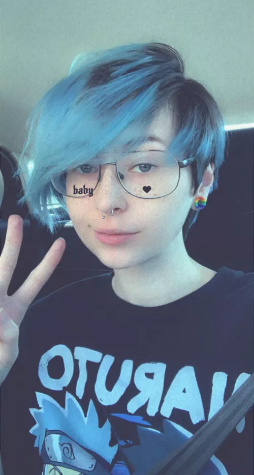 ya boi is back with a cuter hair cut 💙