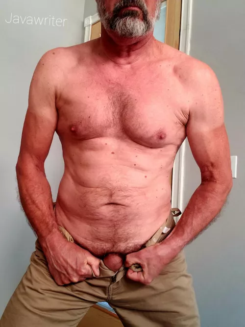 Yes, I am looking at you! Do you want to play?