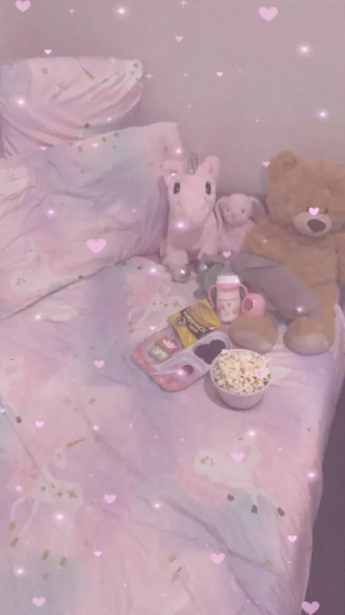 Yesterday I had a movie night with my stuffies and we watched Finding Nemo 😁