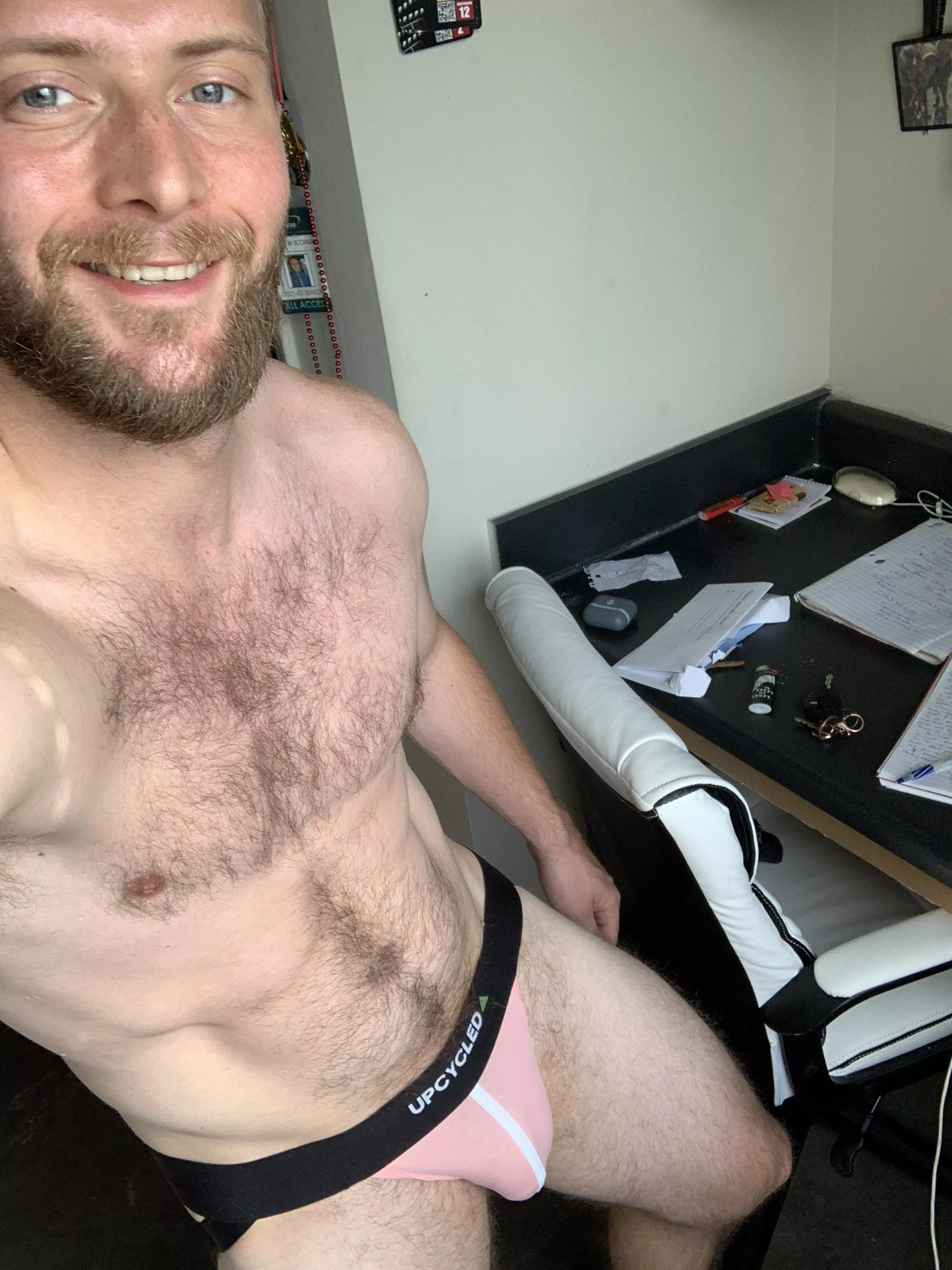 Yo bro, you like a hairy bro more than a non hairy one? [27]