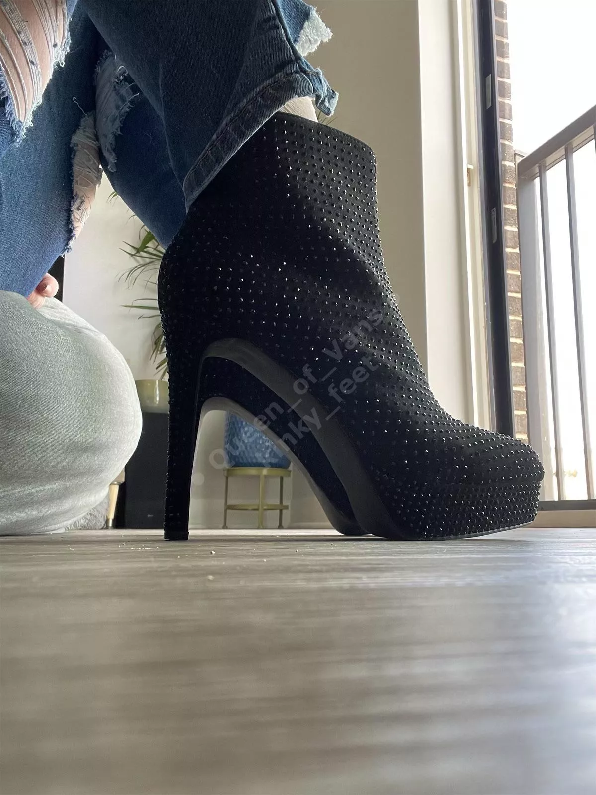 You asked to see more of these boots so here they are. Enjoy the view from what should be your POV 😉
