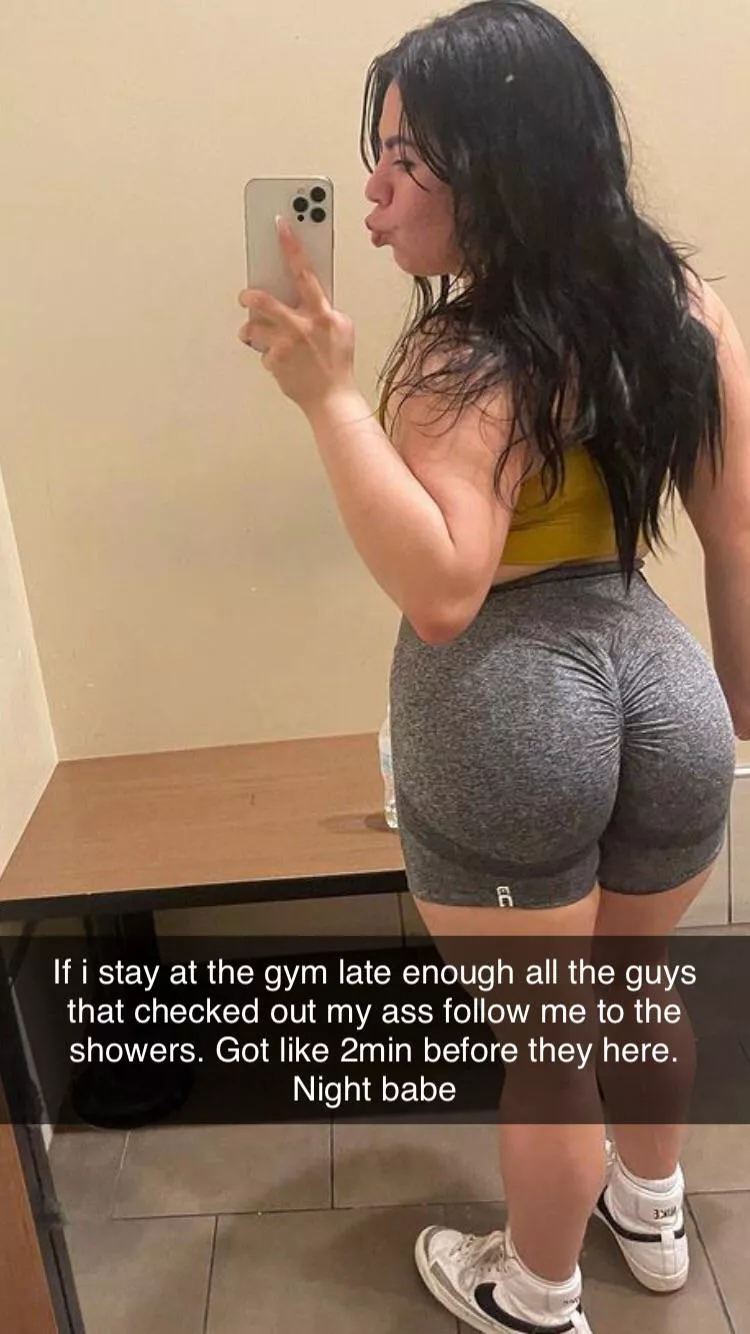 You knew she was popular at the gym, but not like this.