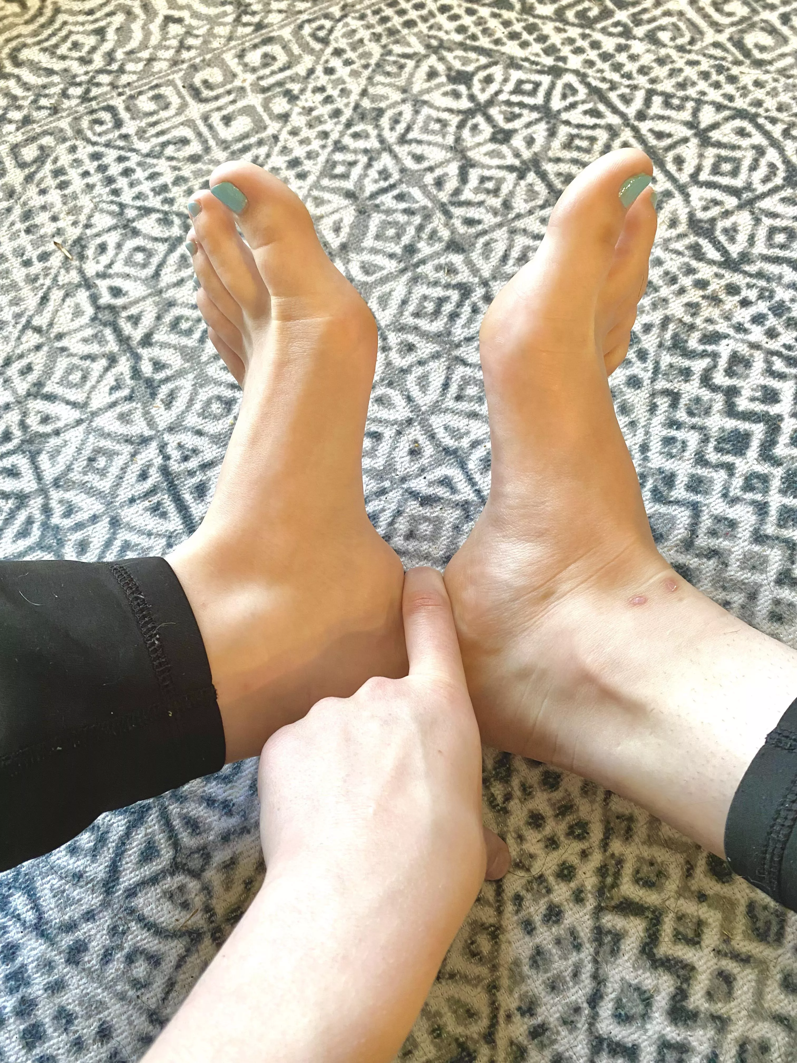 You know what goes right there😏💋