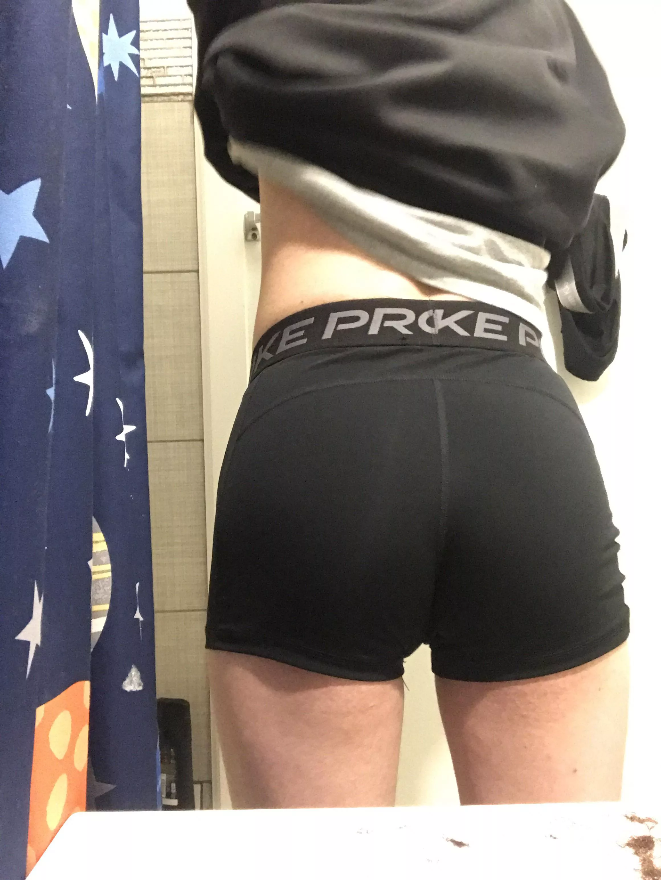 You like my ass in spandex??😜