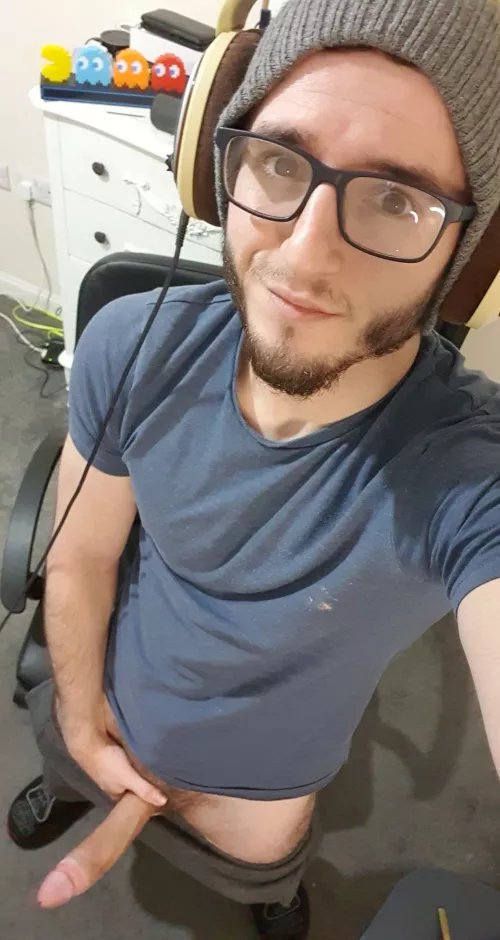 you like nerdy gamer boys?