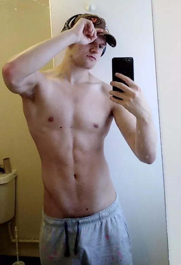 You should get on your knees and worship me ;) m19 You should get on your knees and worship me ;) m19