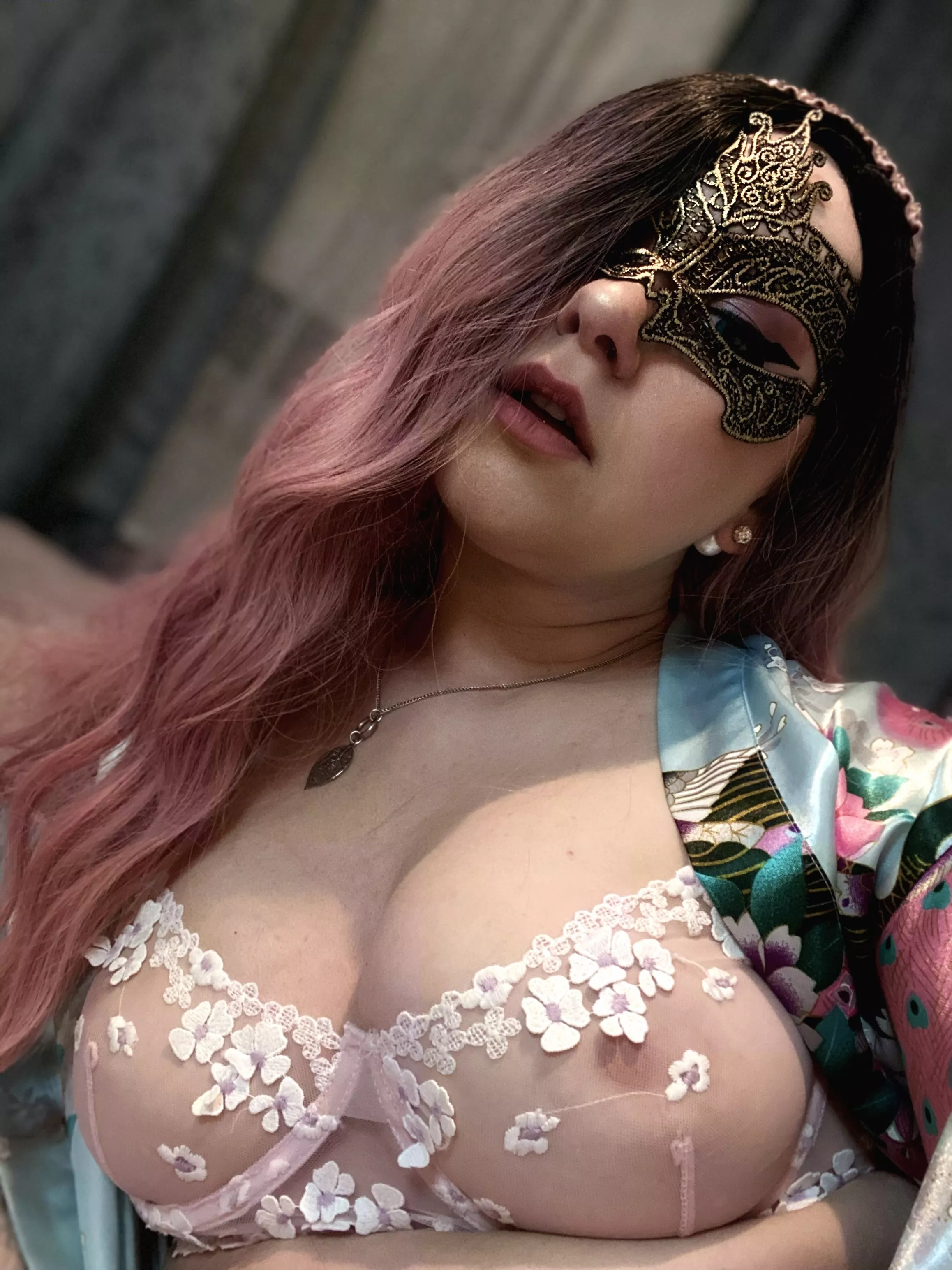 You should undress me and show me moves that my husband could never imagine 😉