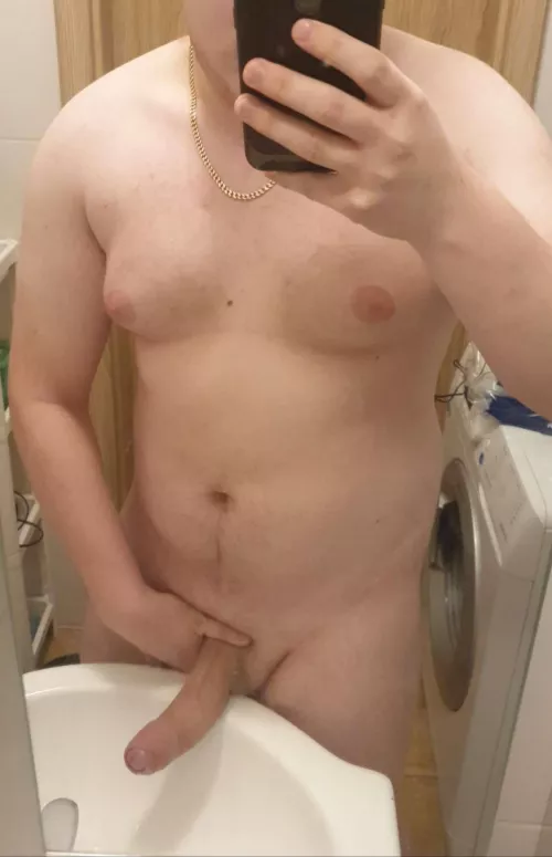 Young (20) and chubby. Any girl want to chat 😇 Dm open