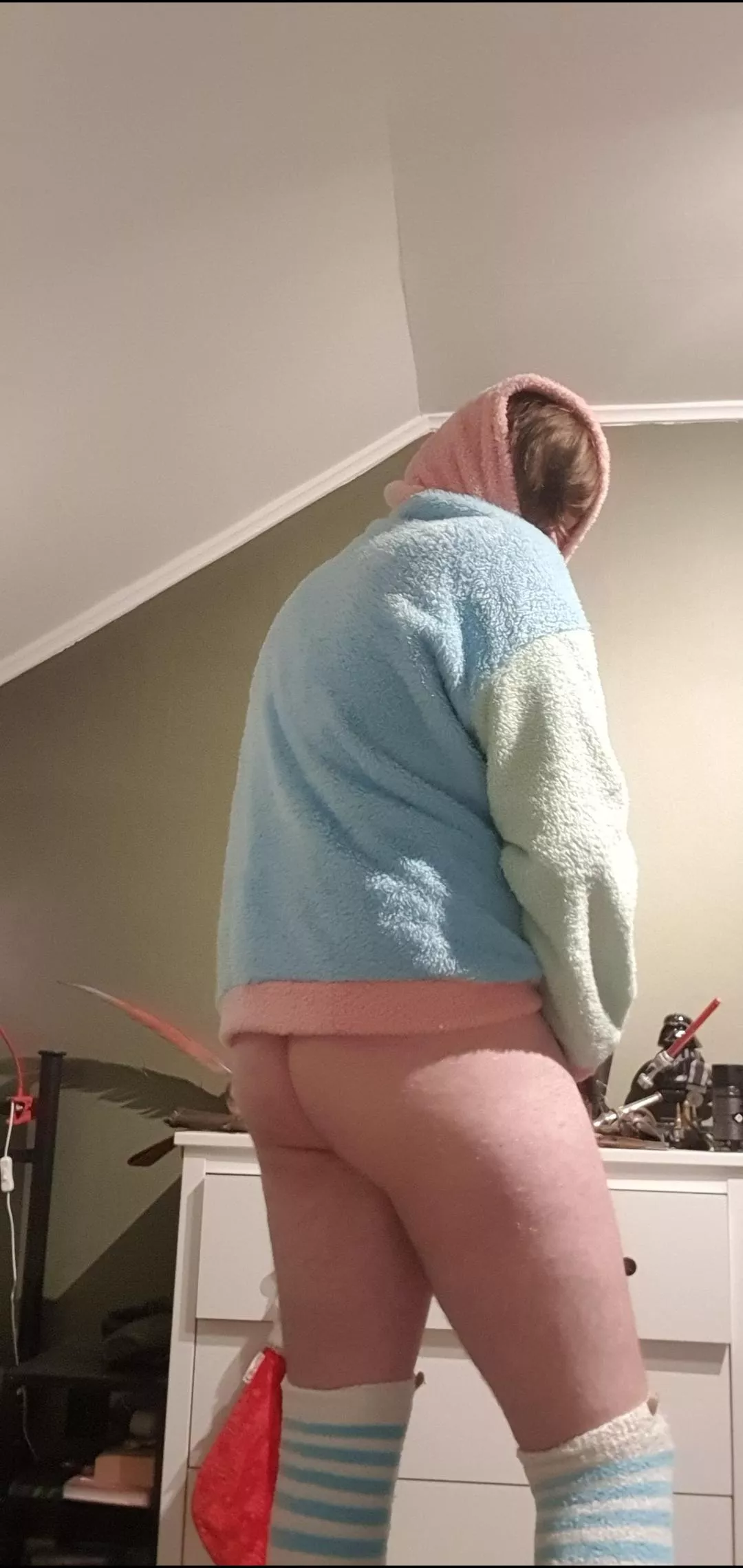 Young guy looking to chat.