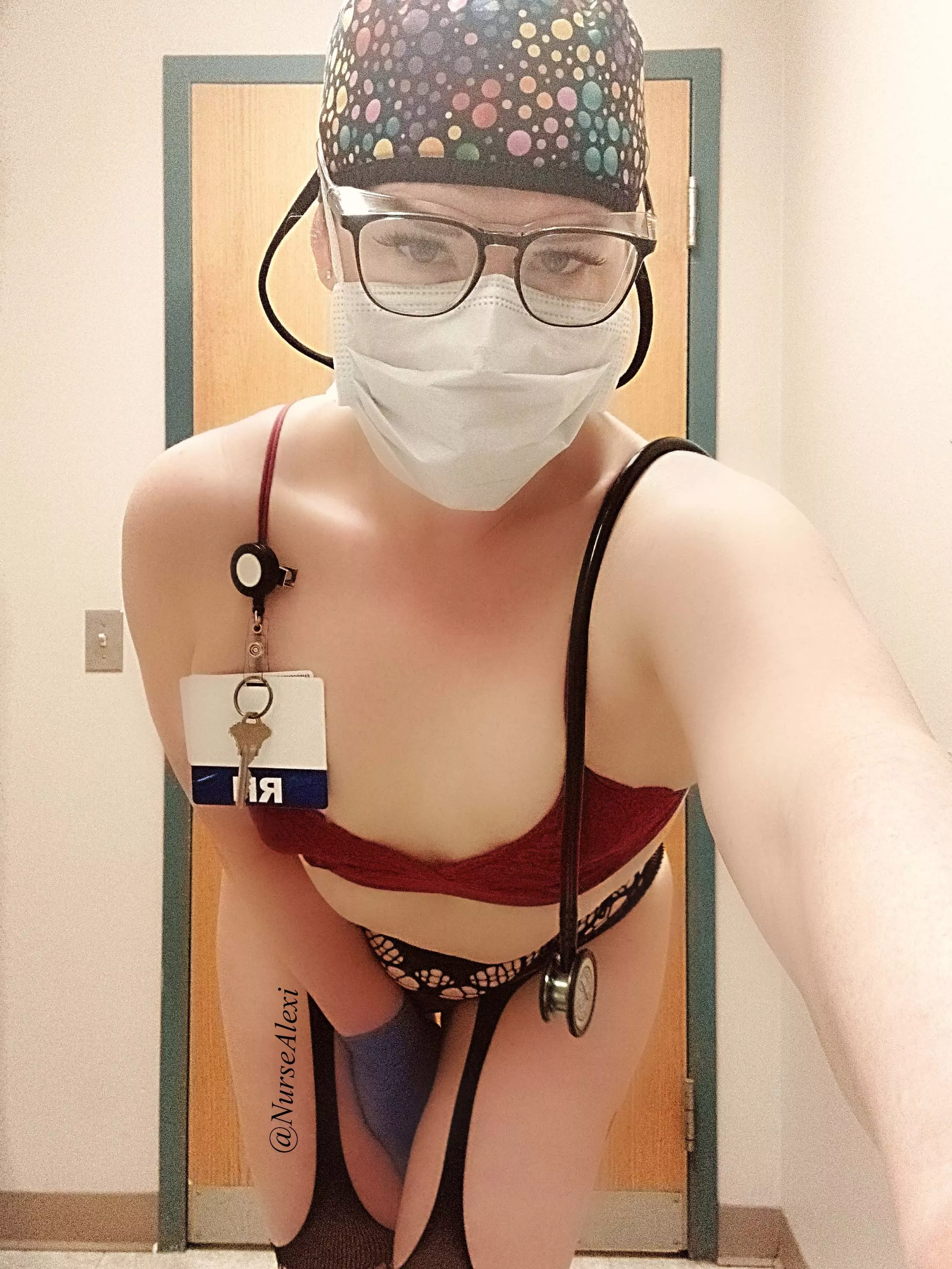 Your naughty nurse is here. How can I make you feel better? 😇💋👌👅💦💥💯💜