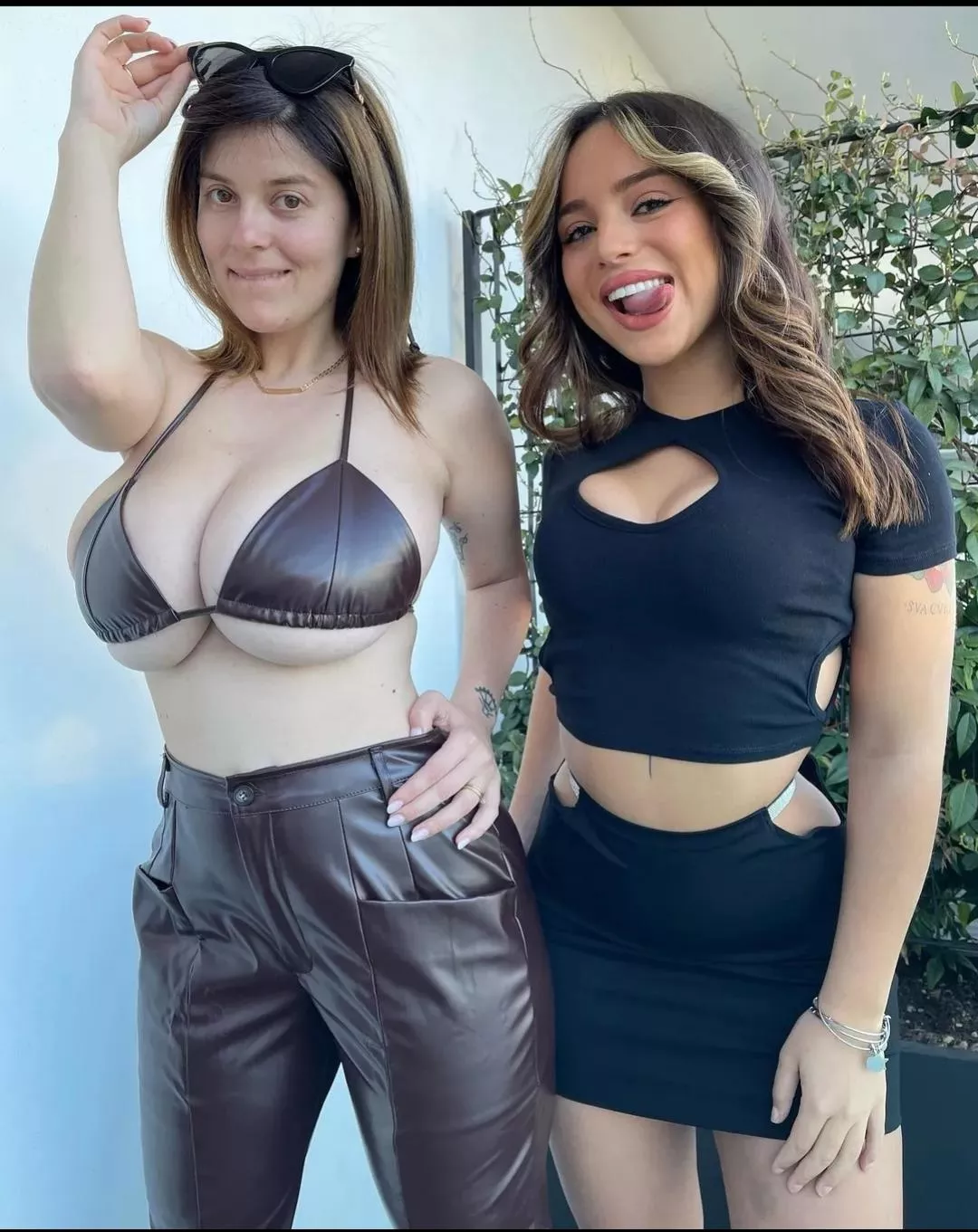 your tinder date on the right and her bff 3rd wheel on the left 😍😭💦