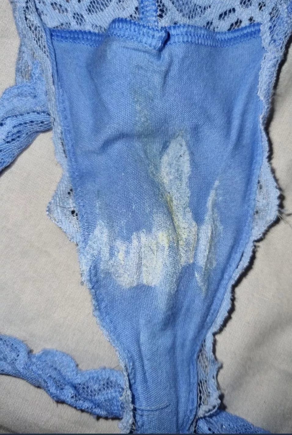 yummy cummy panties💦👀😏