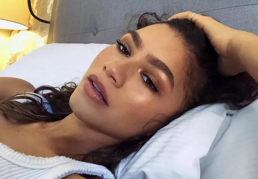 Zendaya is making me so horny right now! Can any buds please milk me to her? Zendaya is making me so horny right now! Can any buds please milk me to her?