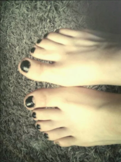 Any love for webbed toes? Any love for webbed toes?