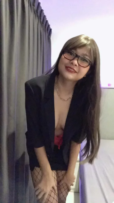Are you into secretaries?๐ฅฐ Are you into secretaries?๐ฅฐ