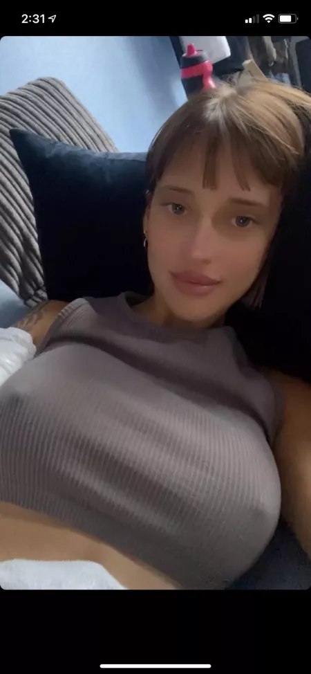 Do you like big bust brunettes Do you like big bust brunettes