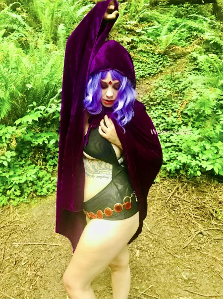 Do you like thicc goth girls? Do you like thicc goth girls?