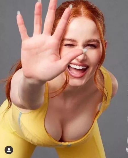 Feeeding mommy Madeleine Feeeding mommy Madeleine