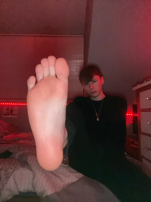 foot photo after a night out π foot photo after a night out π