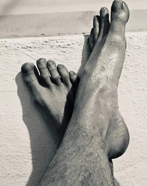 Hi im new here What you think of my feets? Link in Bio for more! Hi im new here What you think of my feets? Link in Bio for more!