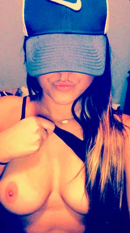 Hubby wants to watch me in a threesome/gangbang. Tell me what youโd do ๐kik is jec2285 Hubby wants to watch me in a threesome/gangbang. Tell me what youโd do ๐kik is jec2285