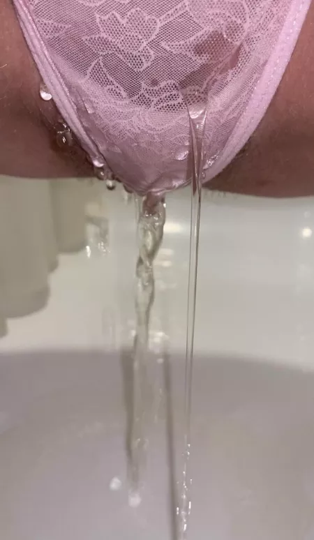 Lace makes for wacky pee streams🤤 Lace makes for wacky pee streams🤤