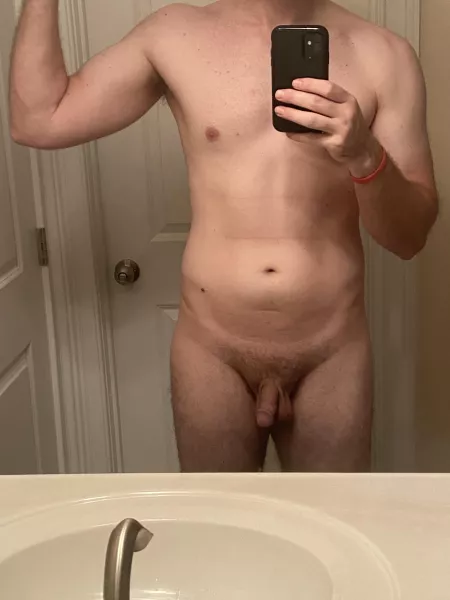 (M)(35) back on the workout wagon. Upper half is slowly coming together. Got to get rid of the spare tire in the middle. (M)(35) back on the workout wagon. Upper half is slowly coming together. Got to get rid of the spare tire in the middle.