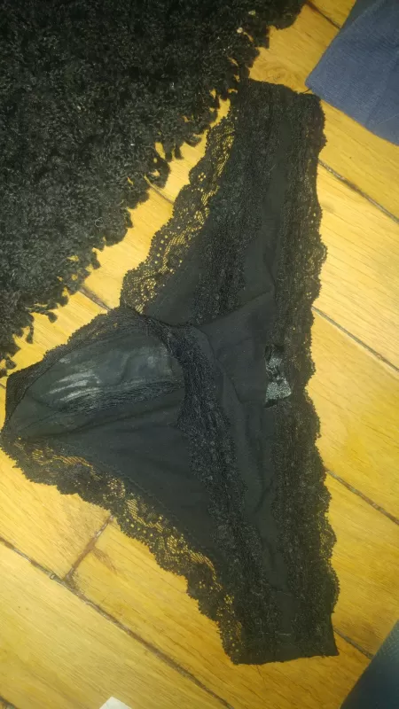 My Aunts panty wwyd to it? My Aunts panty wwyd to it?