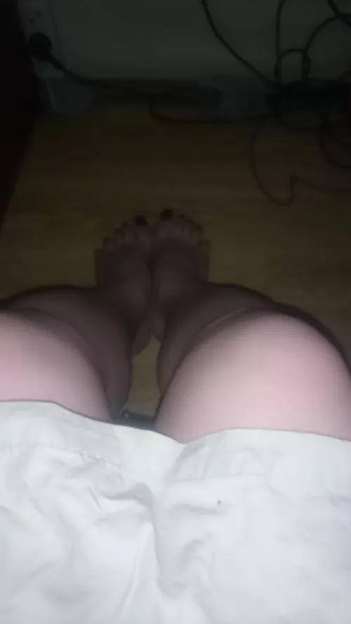 My legs now... can you push me further? I want to be whored more My legs now... can you push me further? I want to be whored more