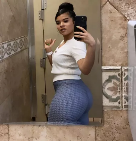 My sister always tells me about her getting hit on and groped by her co-workers and customer at work 🤤 pm to chat about her My sister always tells me about her getting hit on and groped by her co-workers and customer at work 🤤 pm to chat about her