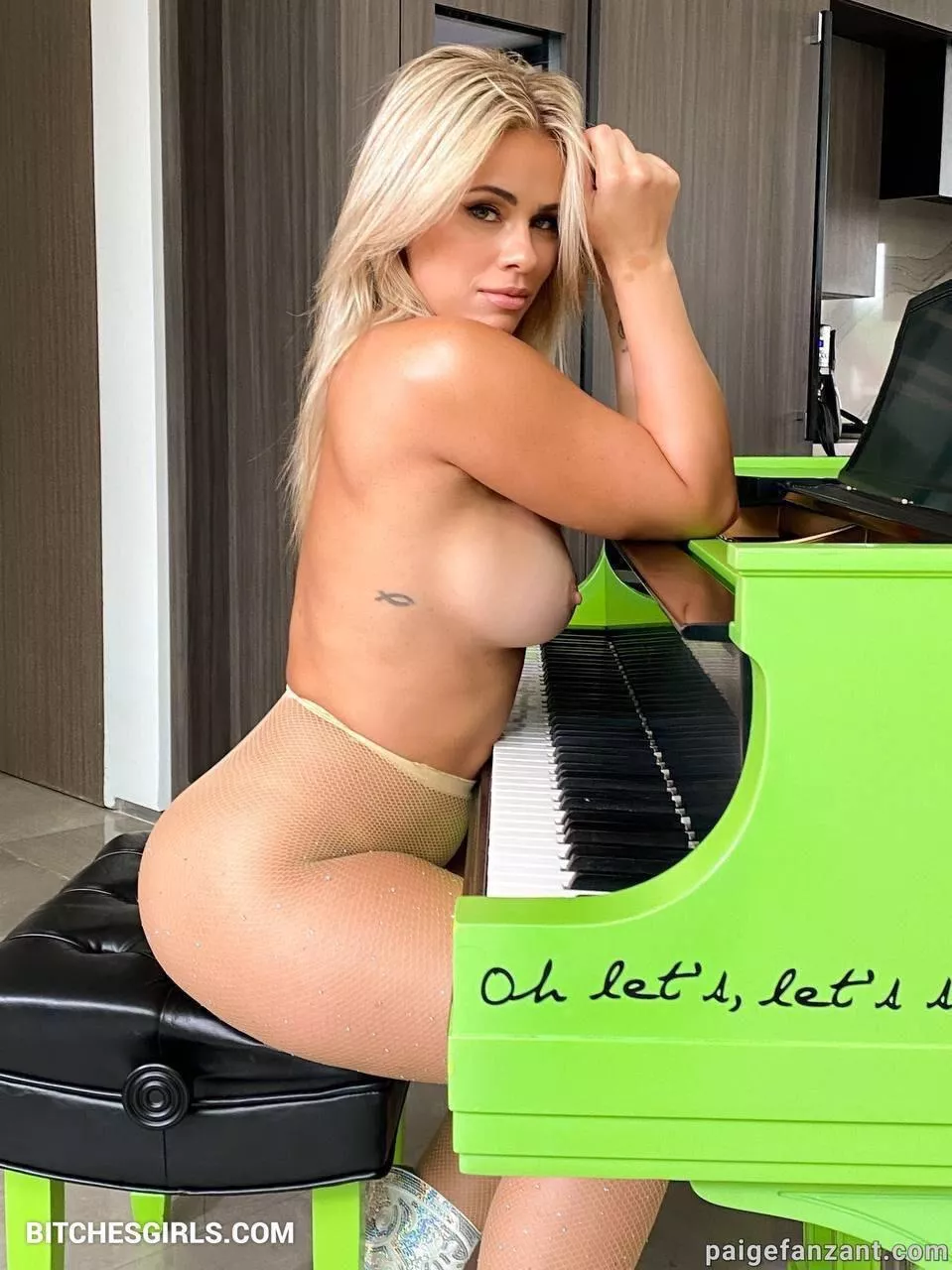 Naked Pics Of Paige
