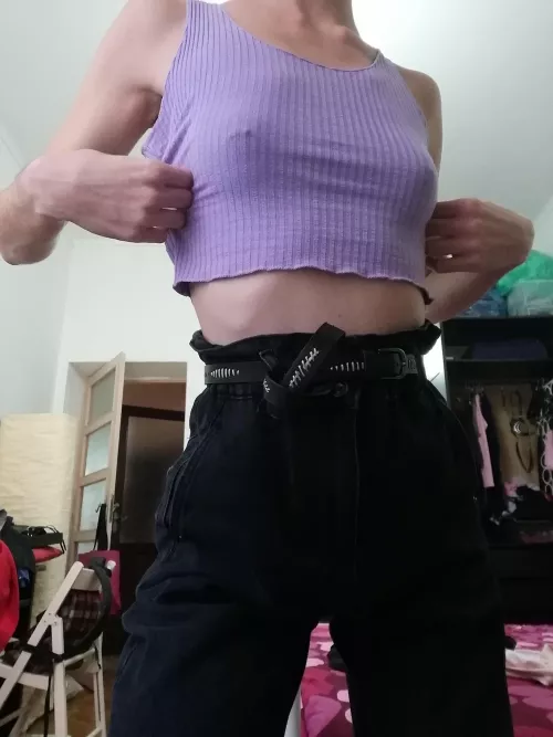 Simple and very sexy crop top ๐๐ฆ Simple and very sexy crop top ๐๐ฆ