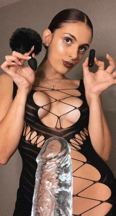 So many ways for Mommy to play with that bussy 😋😋 So many ways for Mommy to play with that bussy 😋😋