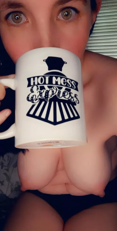 Today's Titty Tuesday proudly brought to you by the Hot Mess Express! May your day be full of boobs and moans 😈😜 Today's Titty Tuesday proudly brought to you by the Hot Mess Express! May your day be full of boobs and moans 😈😜