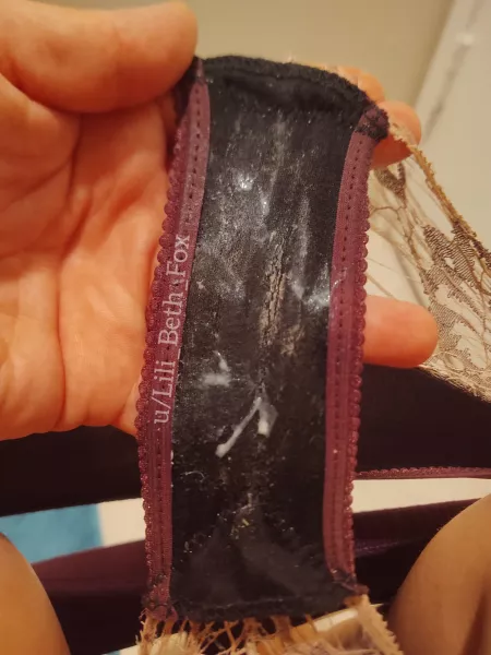 Two days of wear has these crusty and sticky, all at the same time 😅 Two days of wear has these crusty and sticky, all at the same time 😅