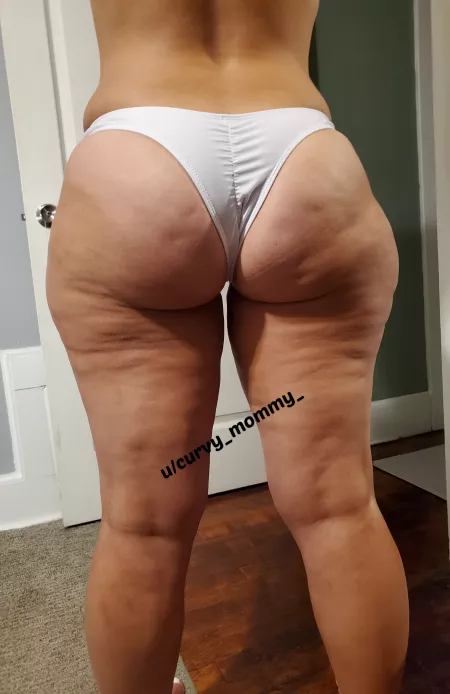 Very easy to squeeze and spread.... Very easy to squeeze and spread....