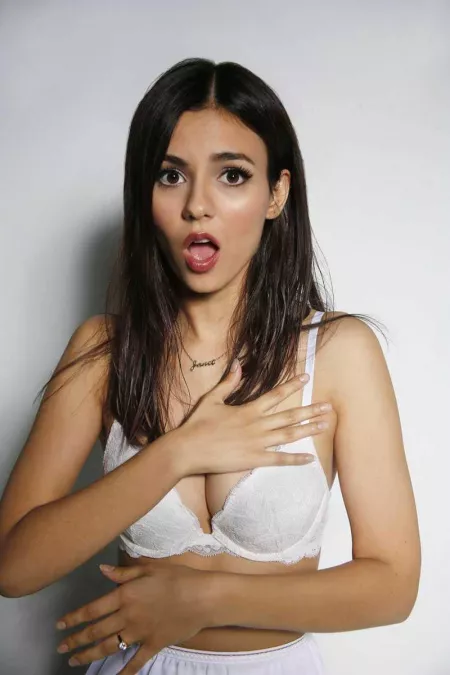 Victoria Justice is so horny! Victoria Justice is so horny!