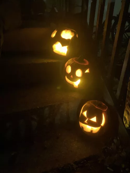 We carved pumpkins! We carved pumpkins!
