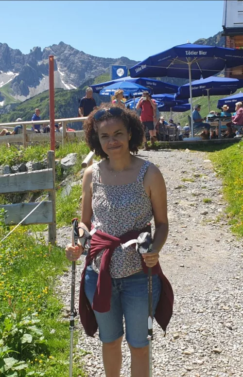 who wants to cum tribute my mom? who wants to cum tribute my mom?