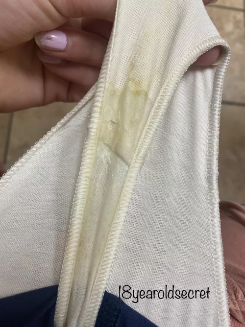 Would you taste my college girl workout panties ?;) Would you taste my college girl workout panties ?;)