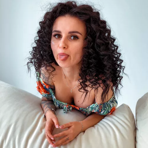 You can only choose one thing: boobs or my tight pussy? You can only choose one thing: boobs or my tight pussy?