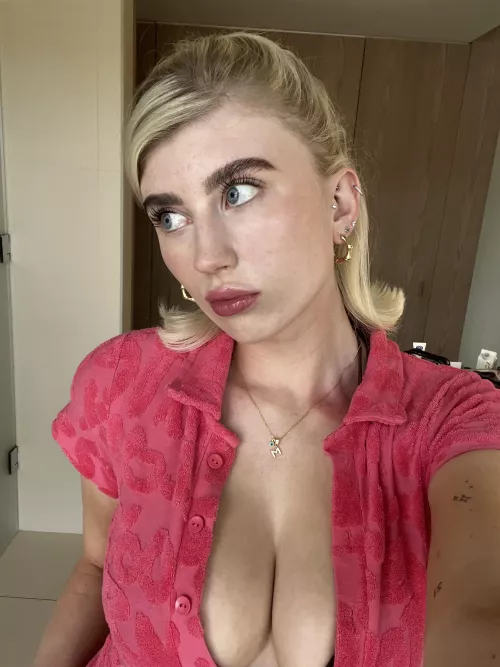 $4 sale on my of rn👀 amateur p ⭐️