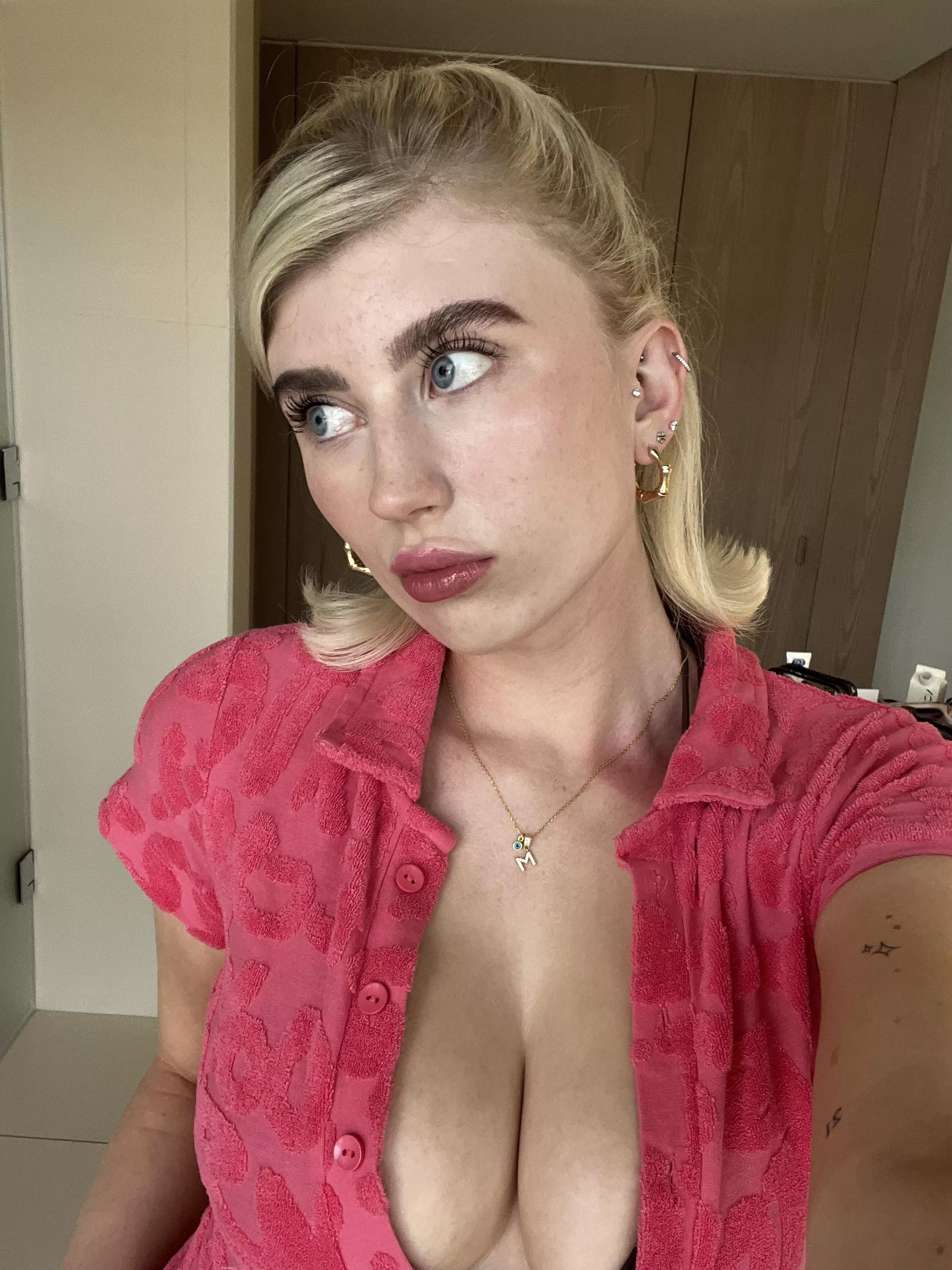 $4 sale on my of rn👀 amateur p ⭐️